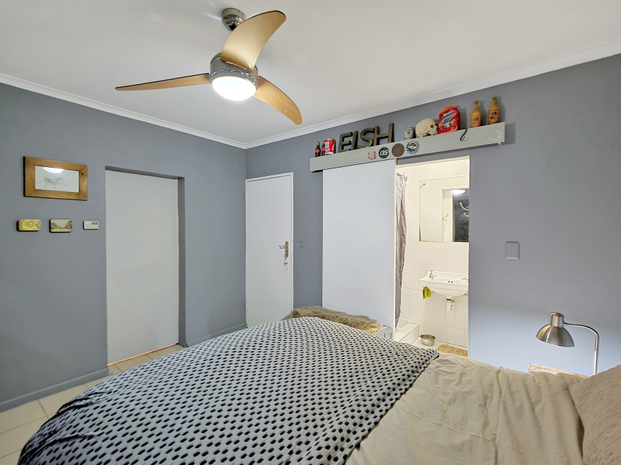 4 Bedroom Property for Sale in Sunridge Western Cape